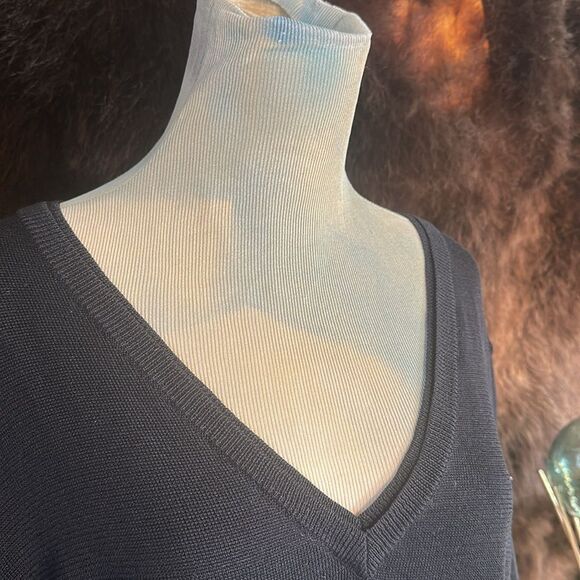 Cabela’s V-neck sweater 2XL (6024A) - Picture 2 of 5